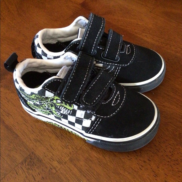 Size 6.0 shoes 40 each or 150 for all. - Picture 10 of 11